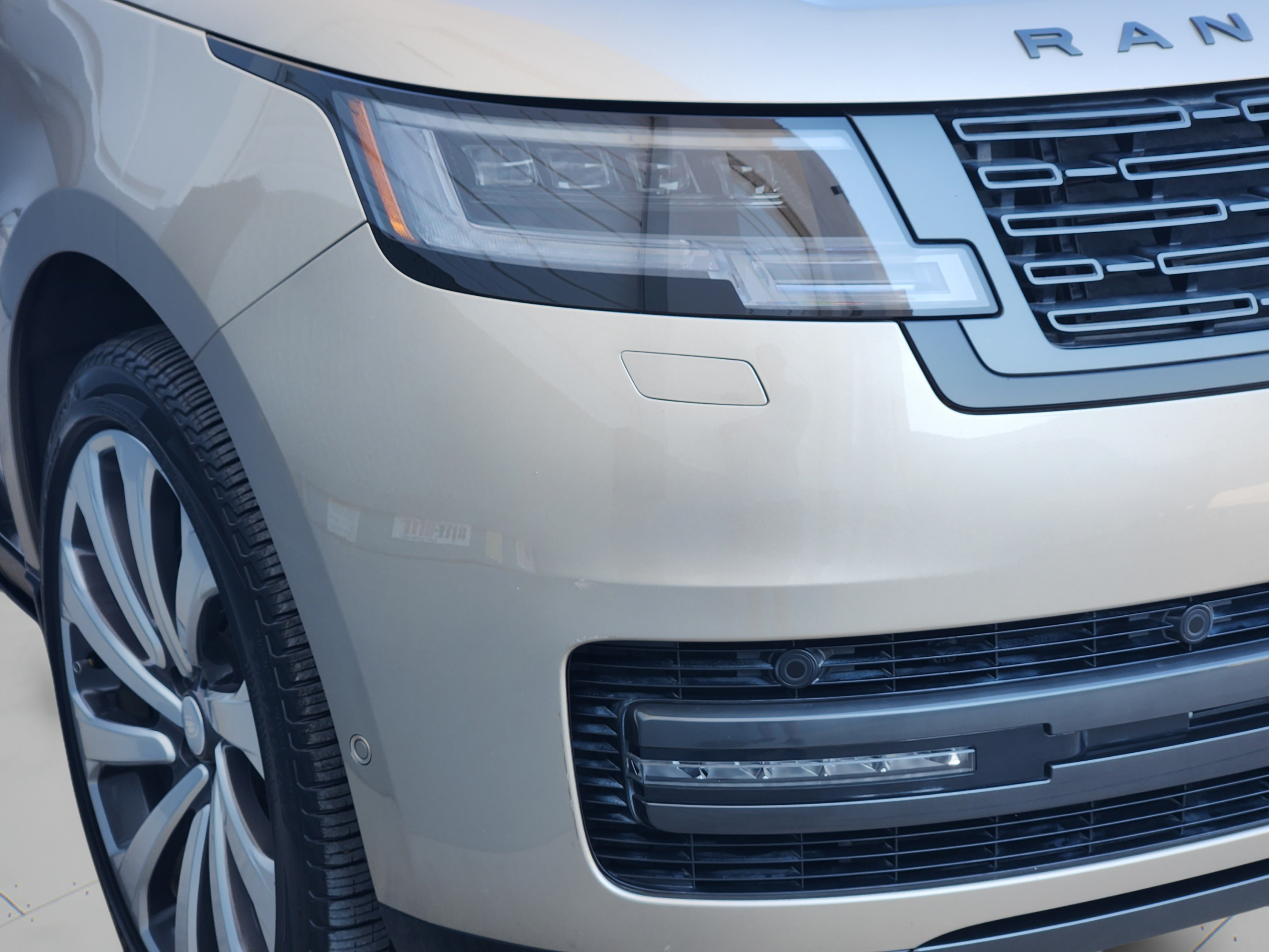 Certified 2025 Land Rover Range Rover Long Wheelbase Autobiography AWD/4WD image 30