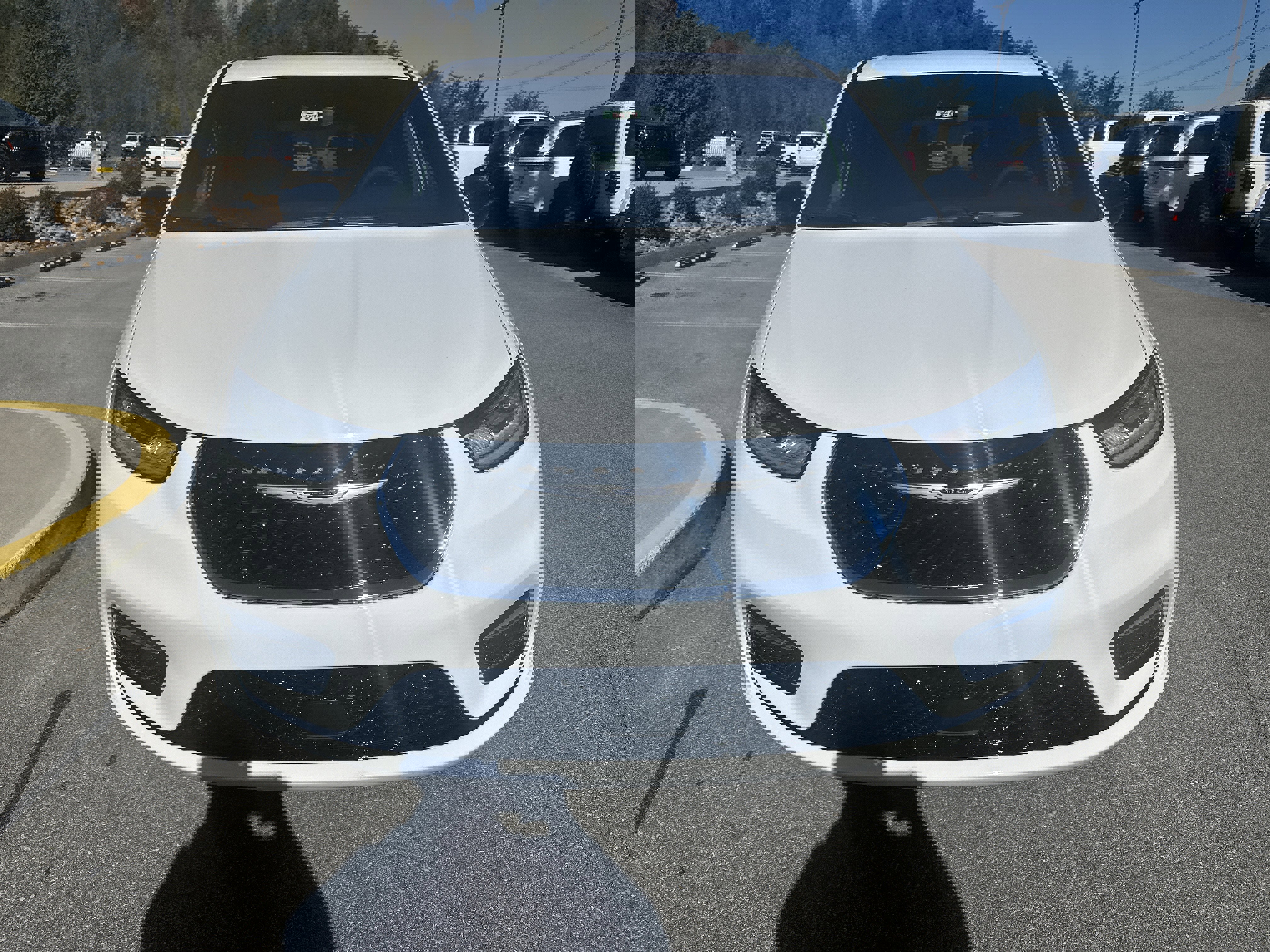 New 2026 Chrysler Pacifica Select image 3