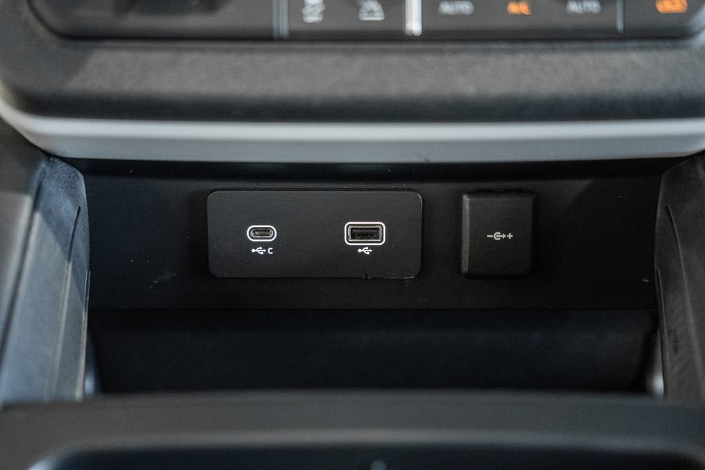 Used 2020 Land Rover Defender 110 HSE image 26