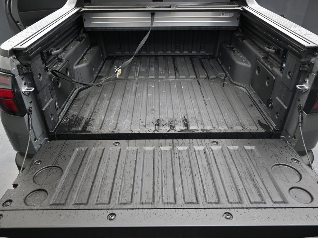 Certified 2025 Hyundai Santa Cruz Limited image 17