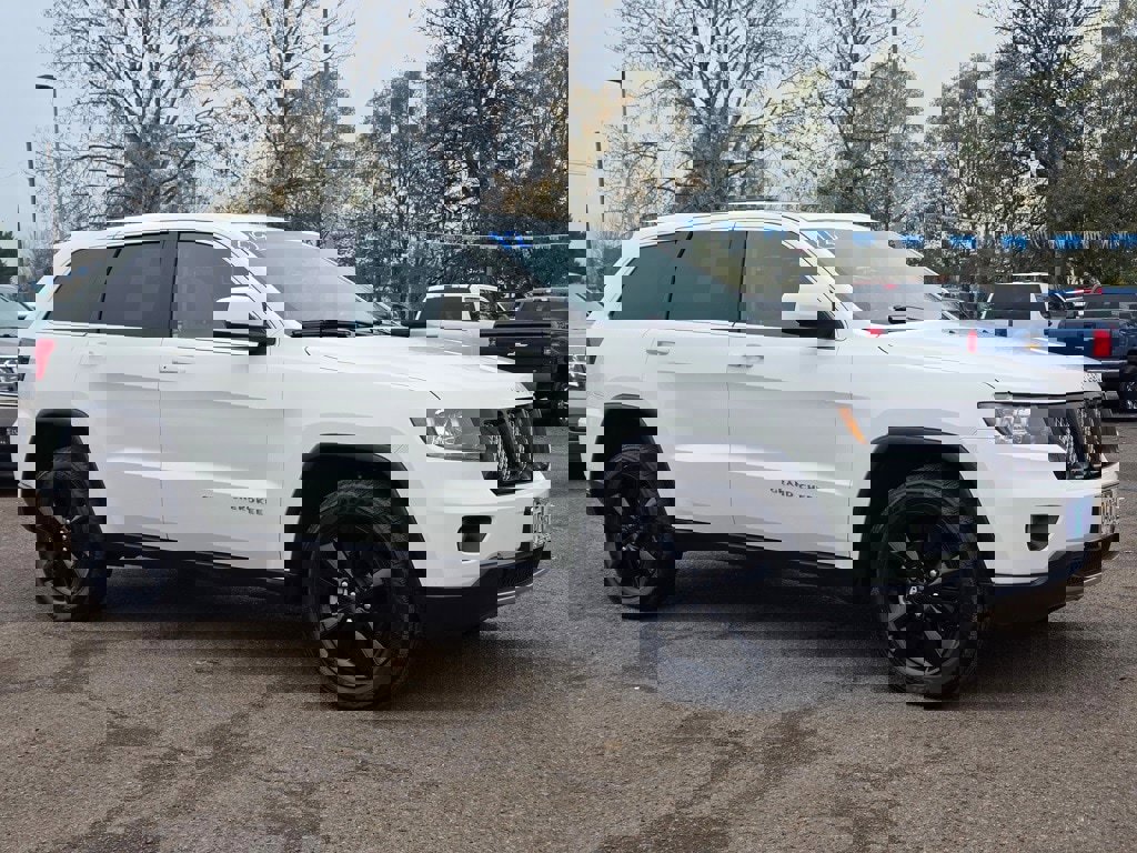 Used 2012 Jeep Grand Cherokee Altitude image 2