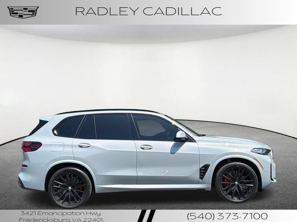 Used 2024 BMW X5 xDrive40i w/ M Sport Package AWD/4WD image 21