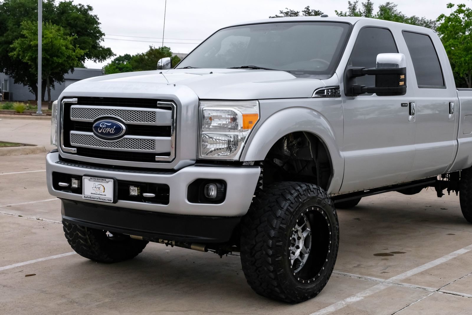 Used 2016 Ford F250 Platinum w/ FX4 Off-Road Package AWD/4WD image 5