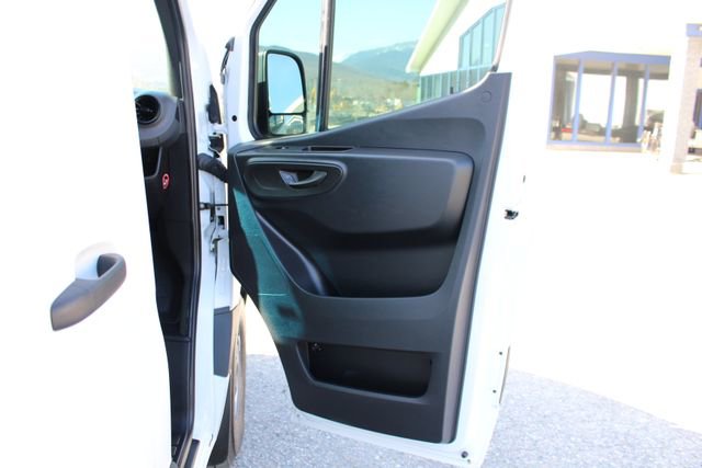 Used 2023 Mercedes-Benz Sprinter 2500 image 41
