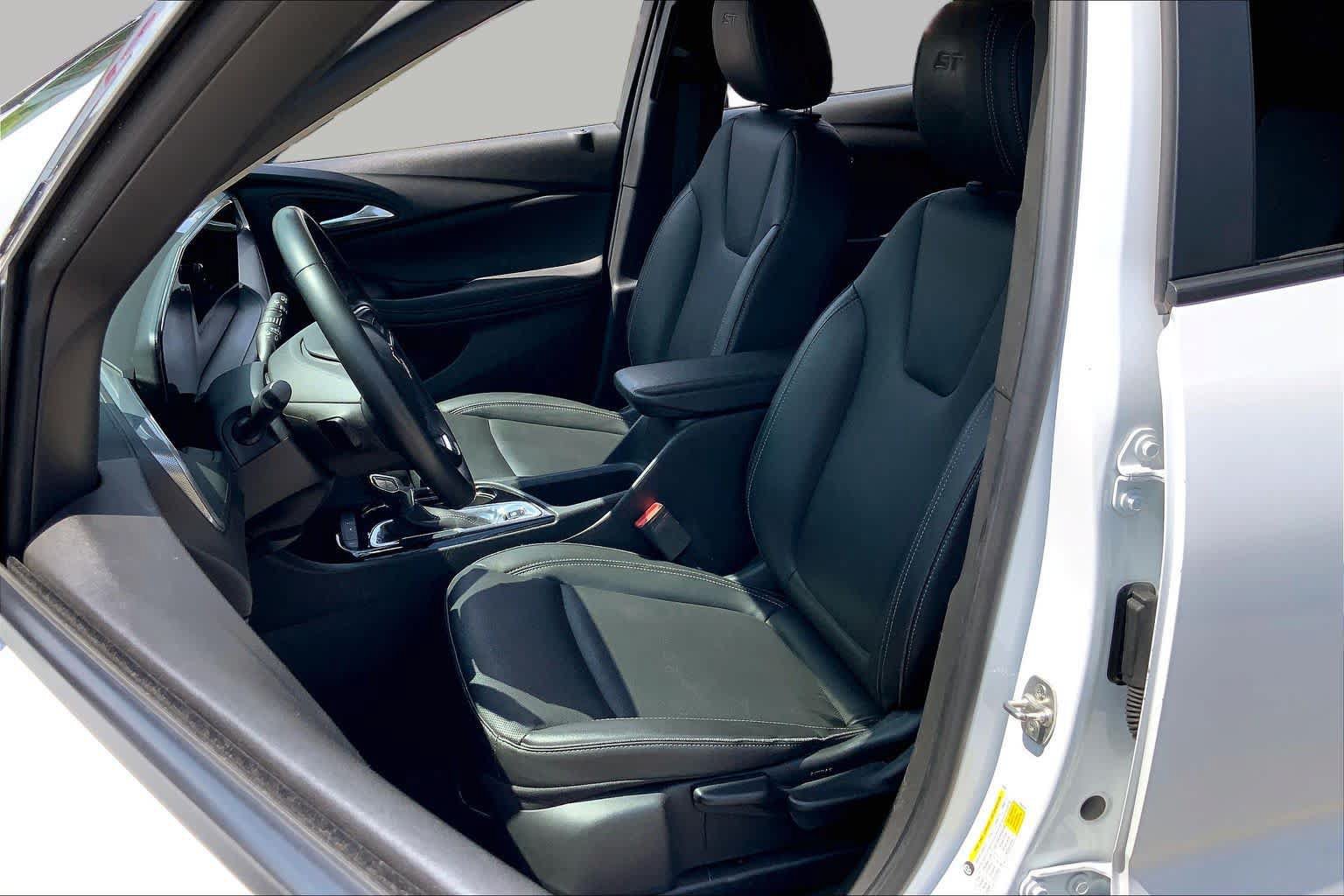 Used 2024 Buick Encore GX Sport Touring FWD image 8