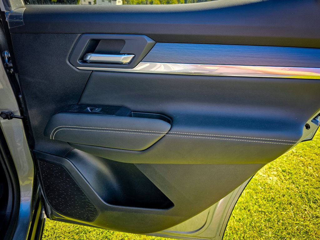New 2027 GMC Terrain Elevation w/ Elevation Premium Package AWD/4WD image 39