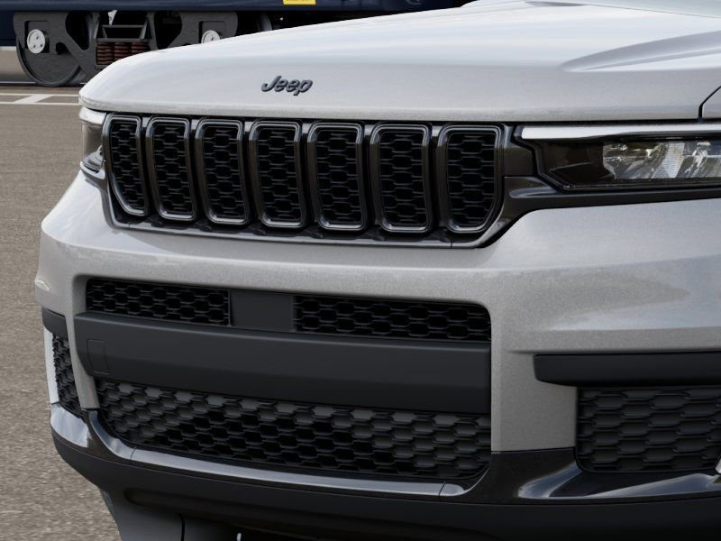 New 2025 Jeep Grand Cherokee L Altitude AWD/4WD image 11