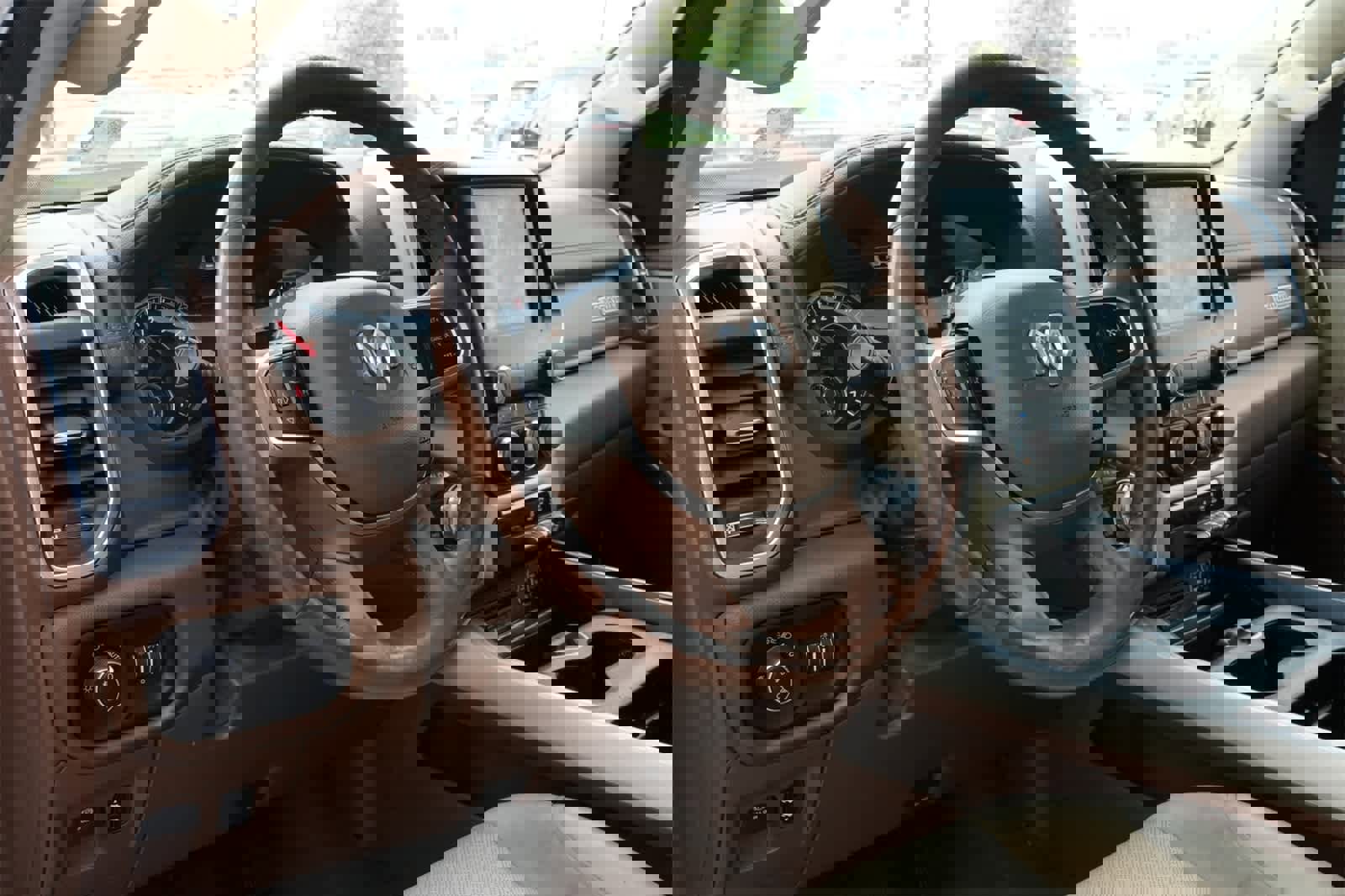 Used 2019 RAM 1500 Laramie image 15