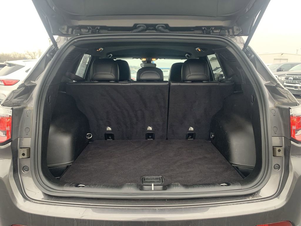 Used 2024 Jeep Compass Latitude image 19