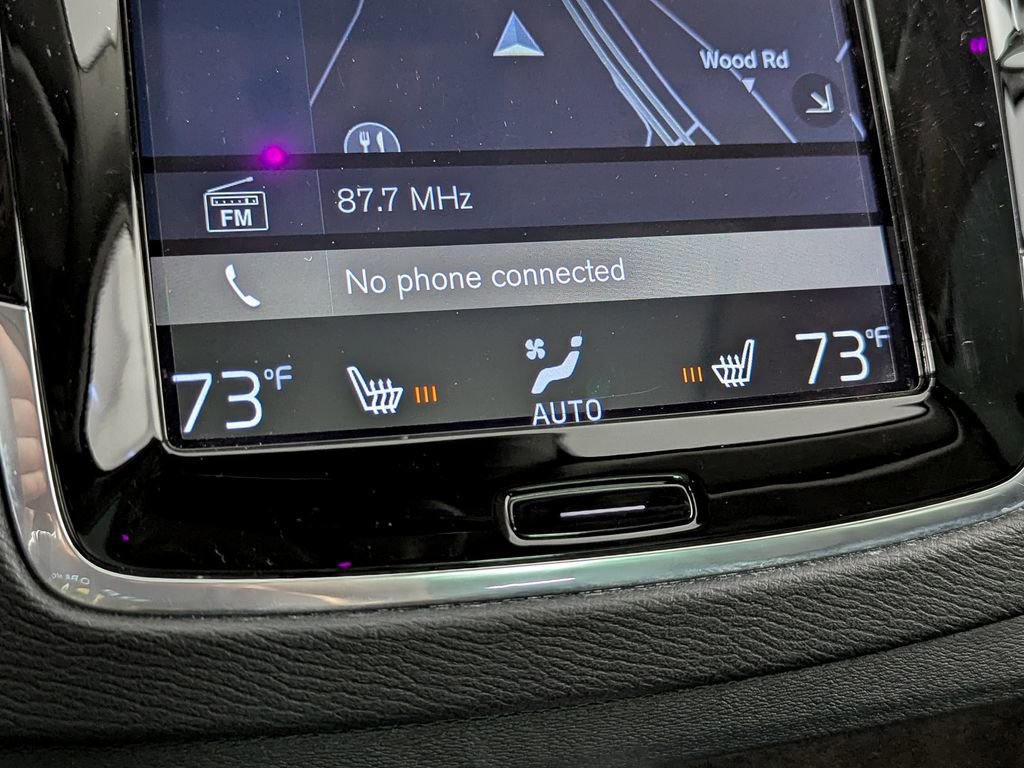 Used 2016 Volvo XC90 T6 Momentum w/ Momentum Plus Package image 22