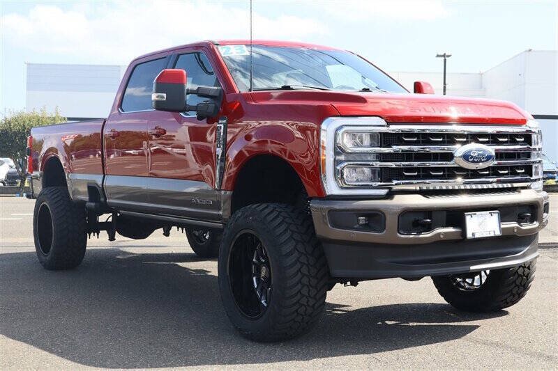 Used 2023 Ford F350 King Ranch w/ FX4 Off-Road Package AWD/4WD image 7