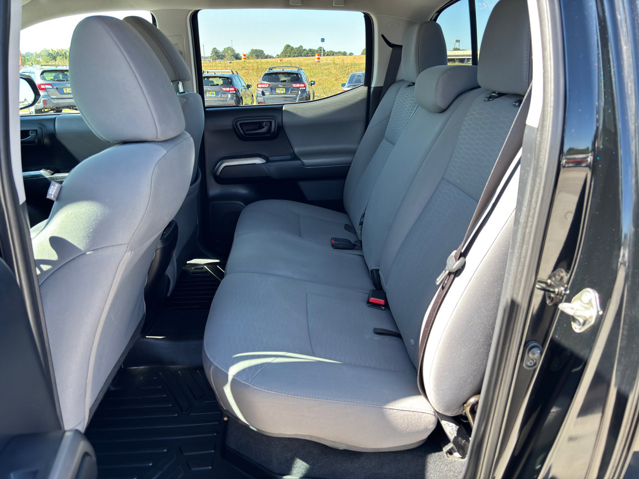 Used 2018 Toyota Tacoma SR5 image 22