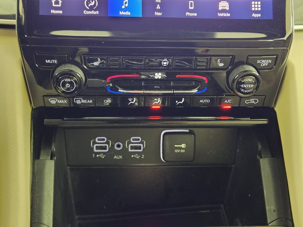 Used 2023 Jeep Grand Cherokee Limited AWD/4WD image 19