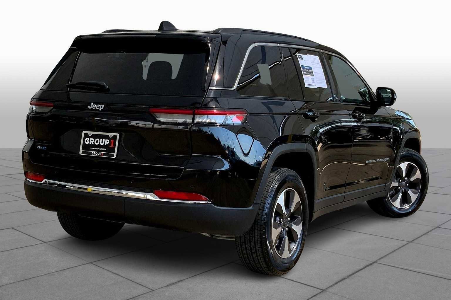 Used 2024 Jeep Grand Cherokee Limited 4xe image 12