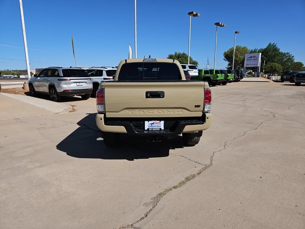 Used 2020 Toyota Tacoma TRD Off-Road w/ Technology Package AWD/4WD image 3