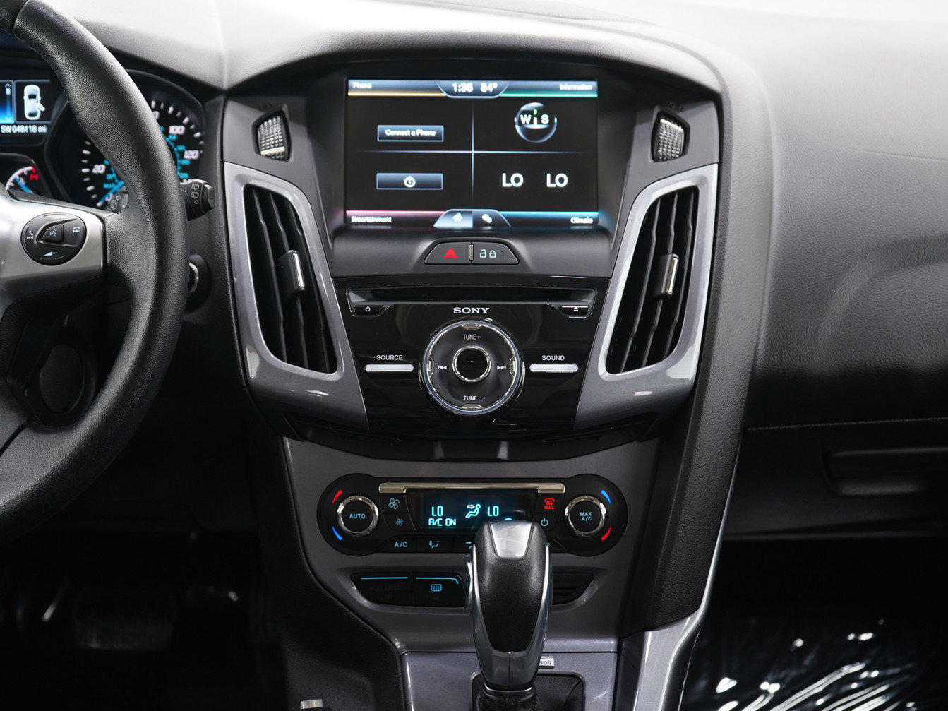 Used 2014 Ford Focus Titanium FWD image 15