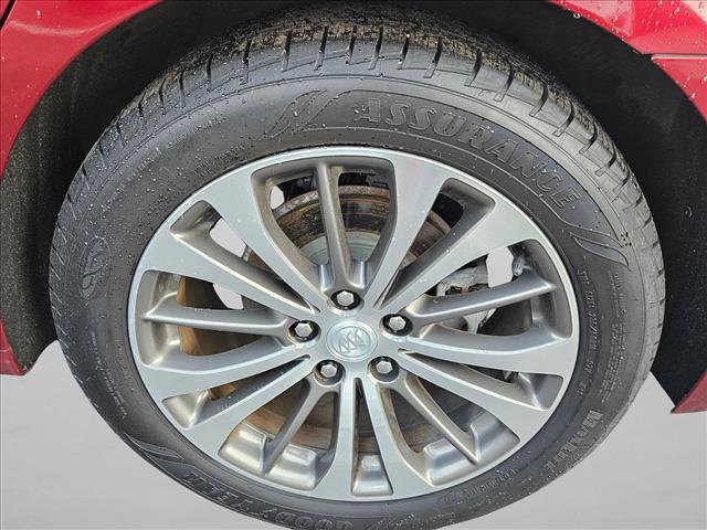 Used 2017 Buick LaCrosse Premium image 23