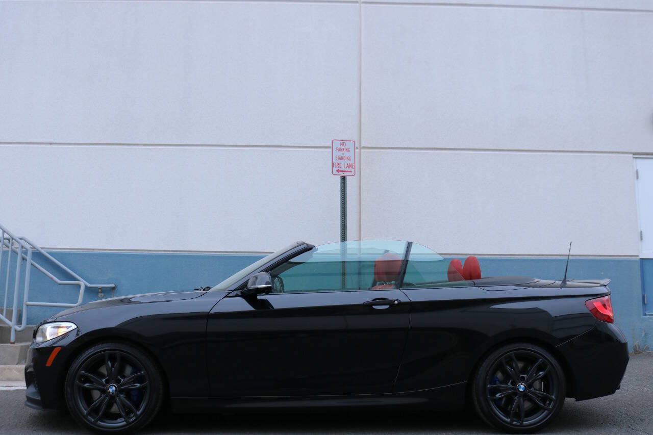 Used 2016 BMW M235i Convertible image 16