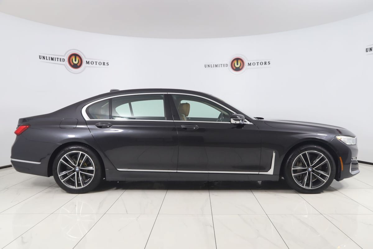 Used 2020 BMW 750i xDrive AWD/4WD image 2