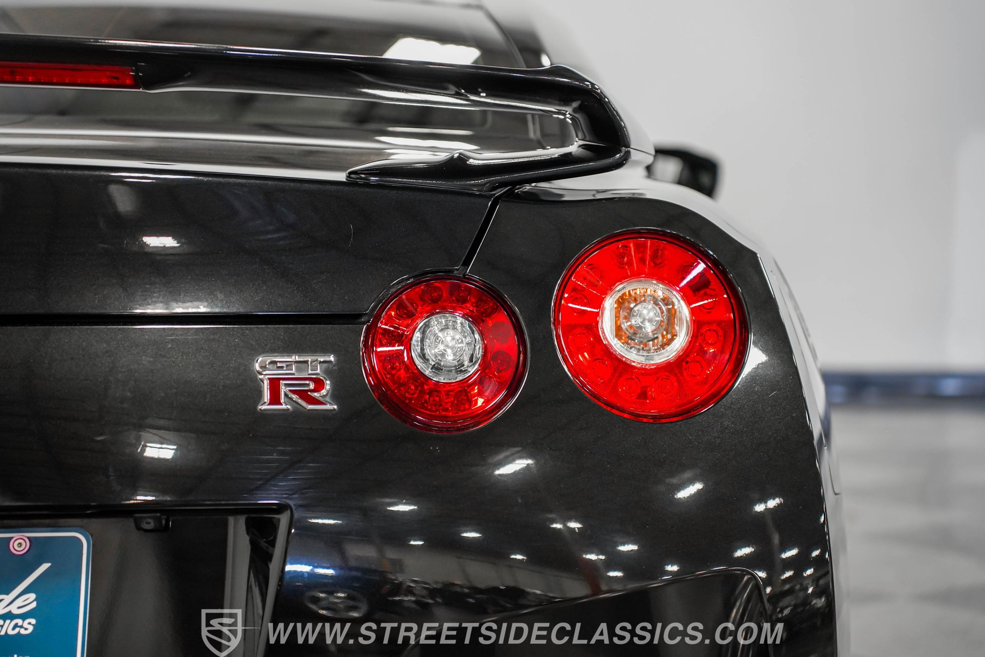 Used 2013 Nissan GT-R Premium image 28
