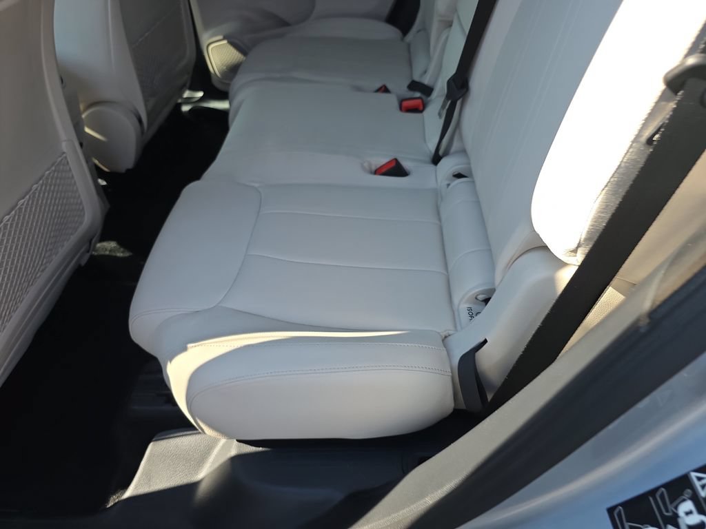 Used 2026 Mercedes-Benz GLB 250 4MATIC image 18