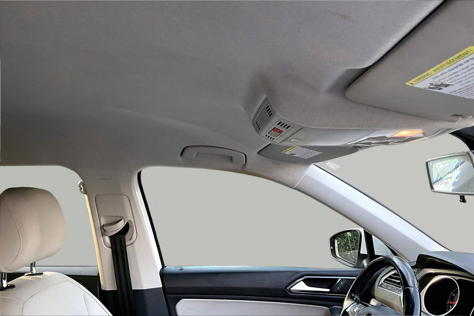 Used 2018 Volkswagen Tiguan SE FWD image 28
