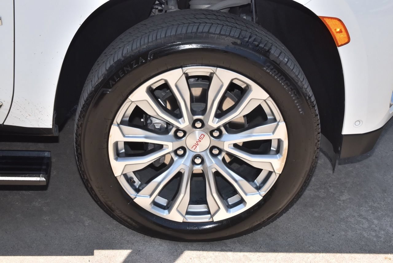 Used 2024 GMC Yukon XL Denali w/ Advanced Technology Package AWD/4WD image 44