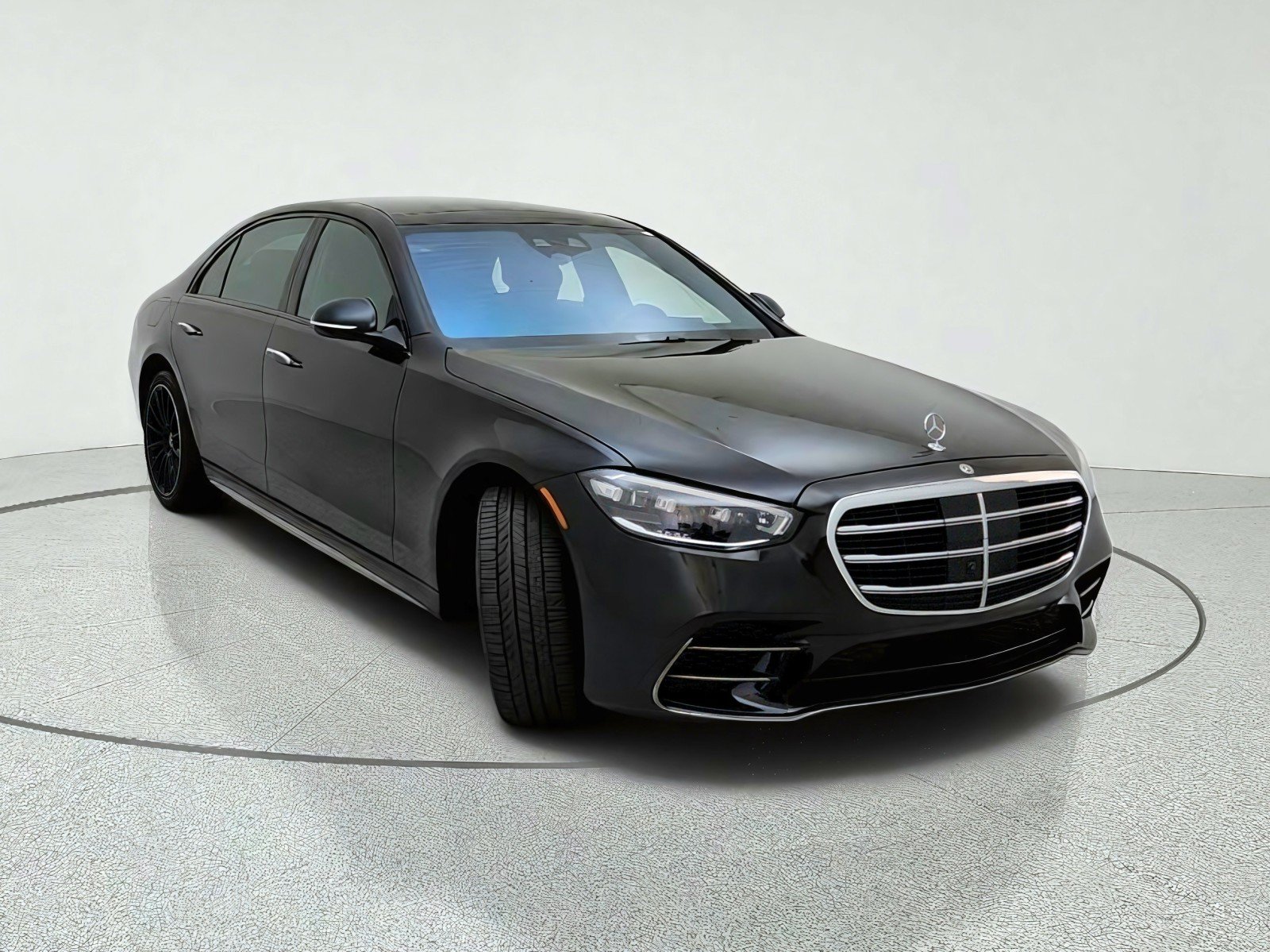 Certified 2025 Mercedes-Benz S 580 4MATIC Sedan image 4