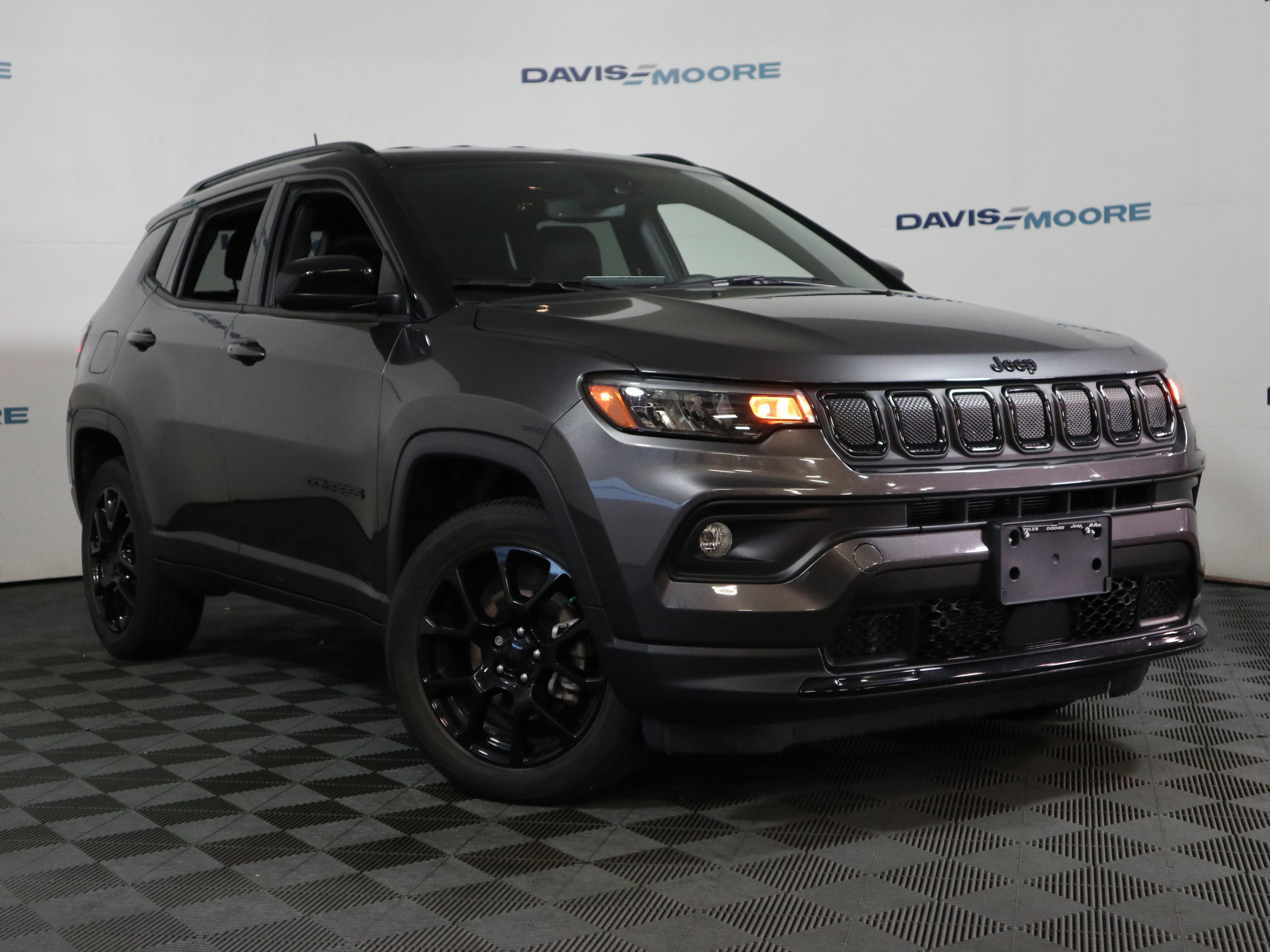 Used 2022 Jeep Compass Latitude w/ Convenience Group image 2