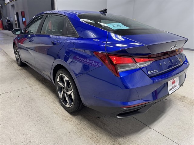 Used 2023 Hyundai Elantra SEL w/ Convenience Package image 5