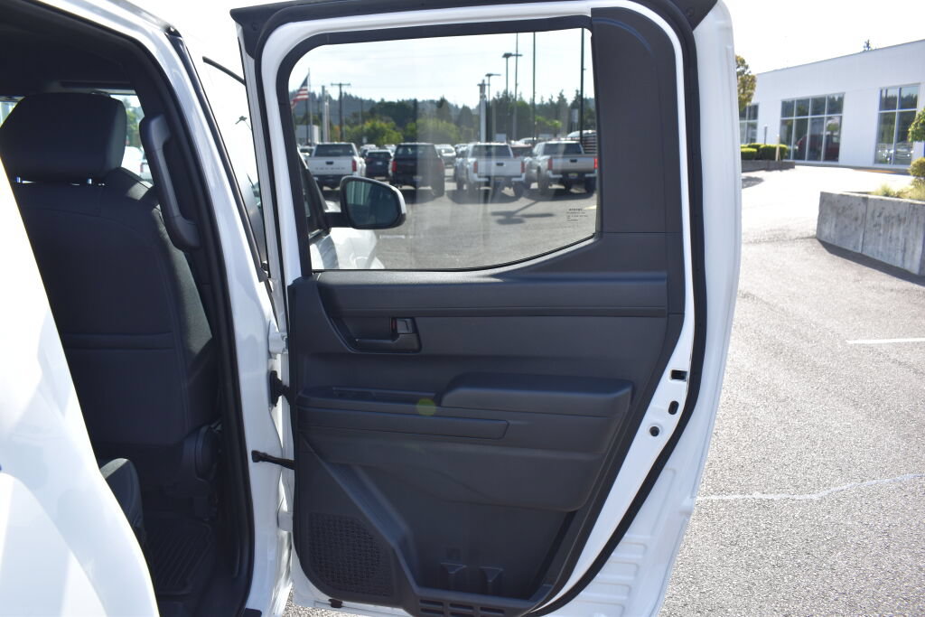 Certified 2025 Toyota Tacoma SR5 AWD/4WD image 22