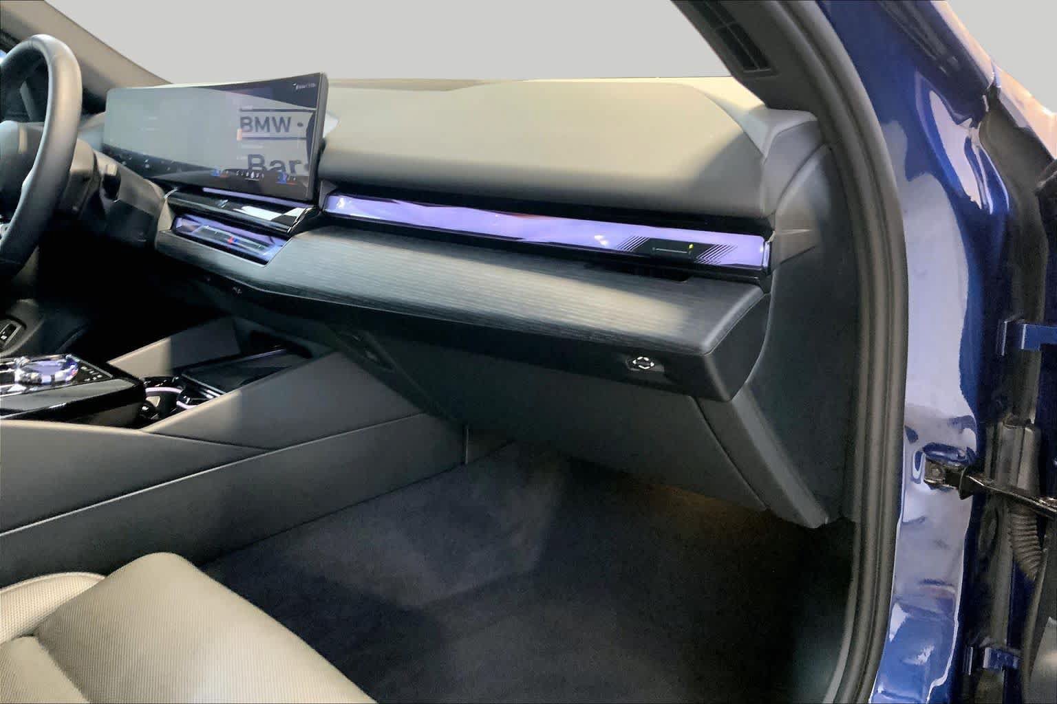 Used 2025 BMW i5 xDrive40 w/ Executive Package AWD/4WD image 18