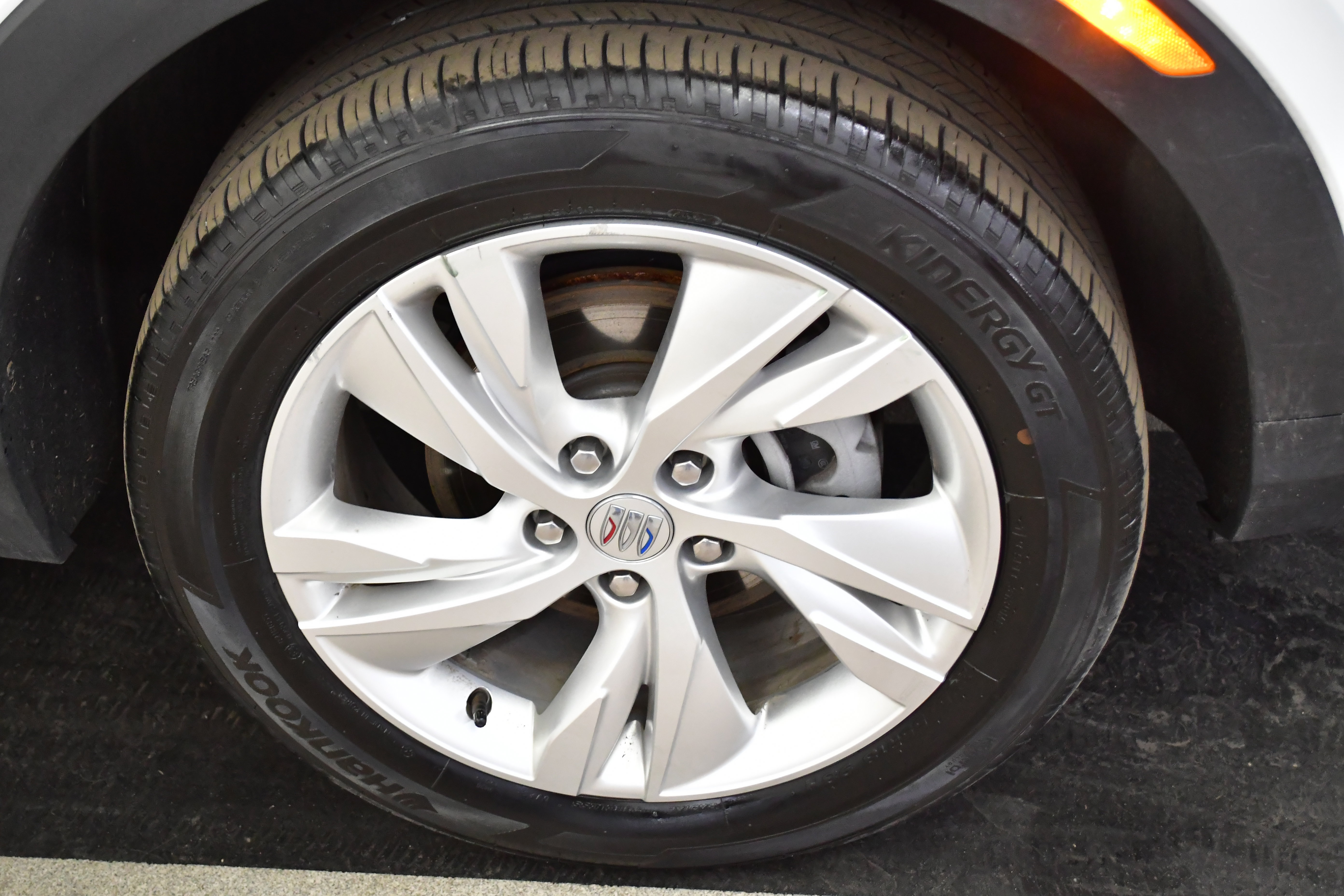 Used 2025 Buick Encore GX Preferred image 36