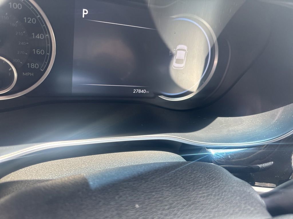 Used 2025 Genesis G70 2.5T RWD image 4
