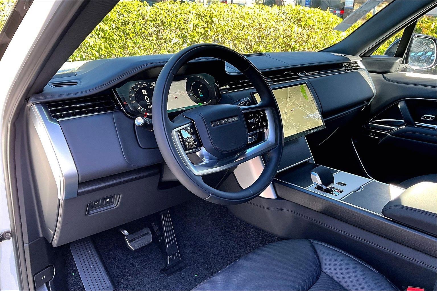 New 2026 Land Rover Range Rover SE image 4