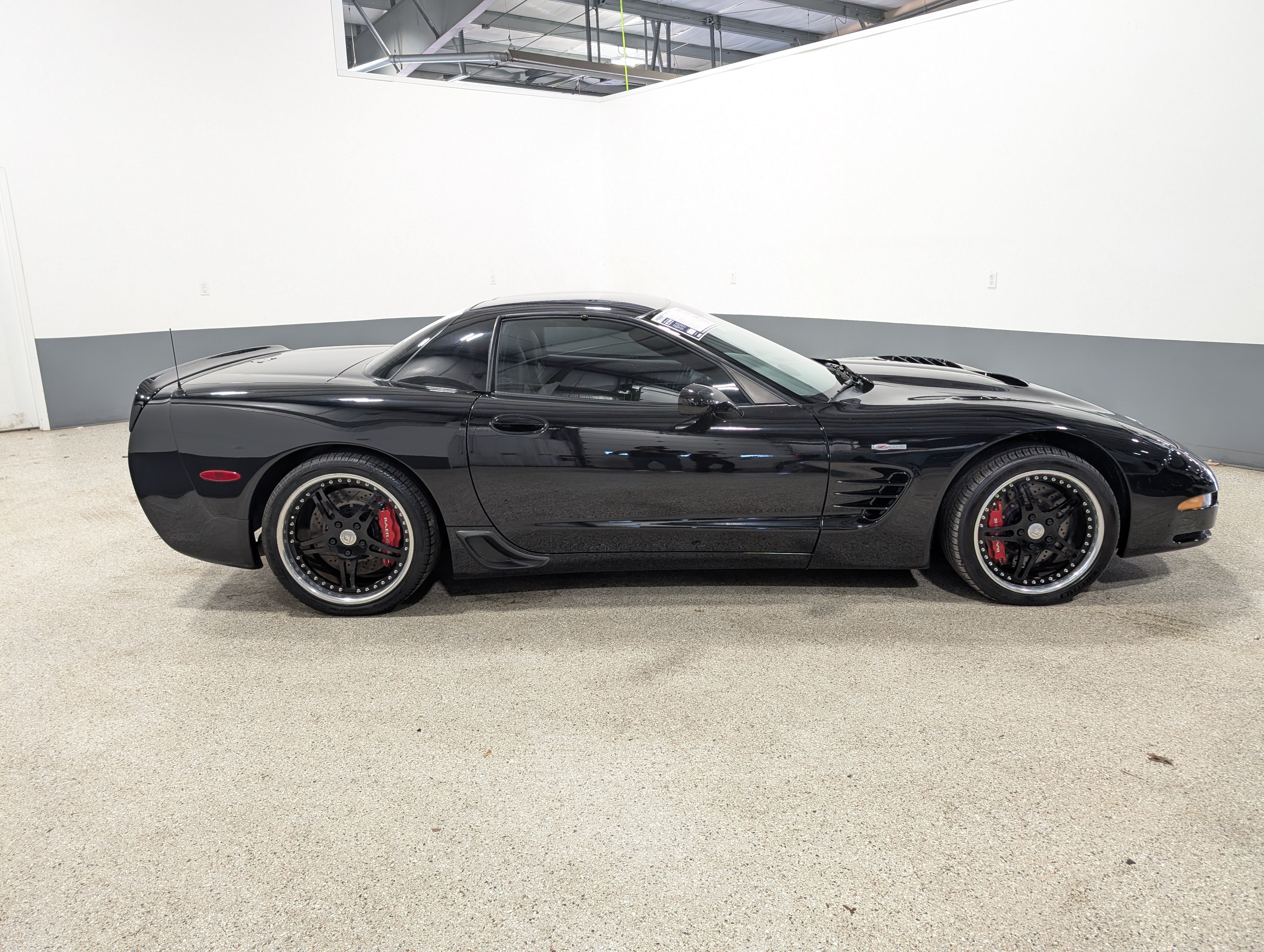 Used 2003 Chevrolet Corvette Z06 w/ Memory Package, 3 Drivers RWD image 2