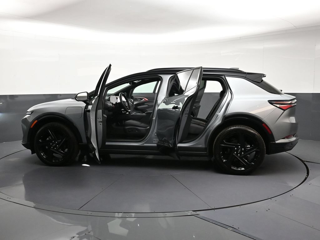 Used 2026 Chevrolet Equinox EV RS AWD/4WD image 34