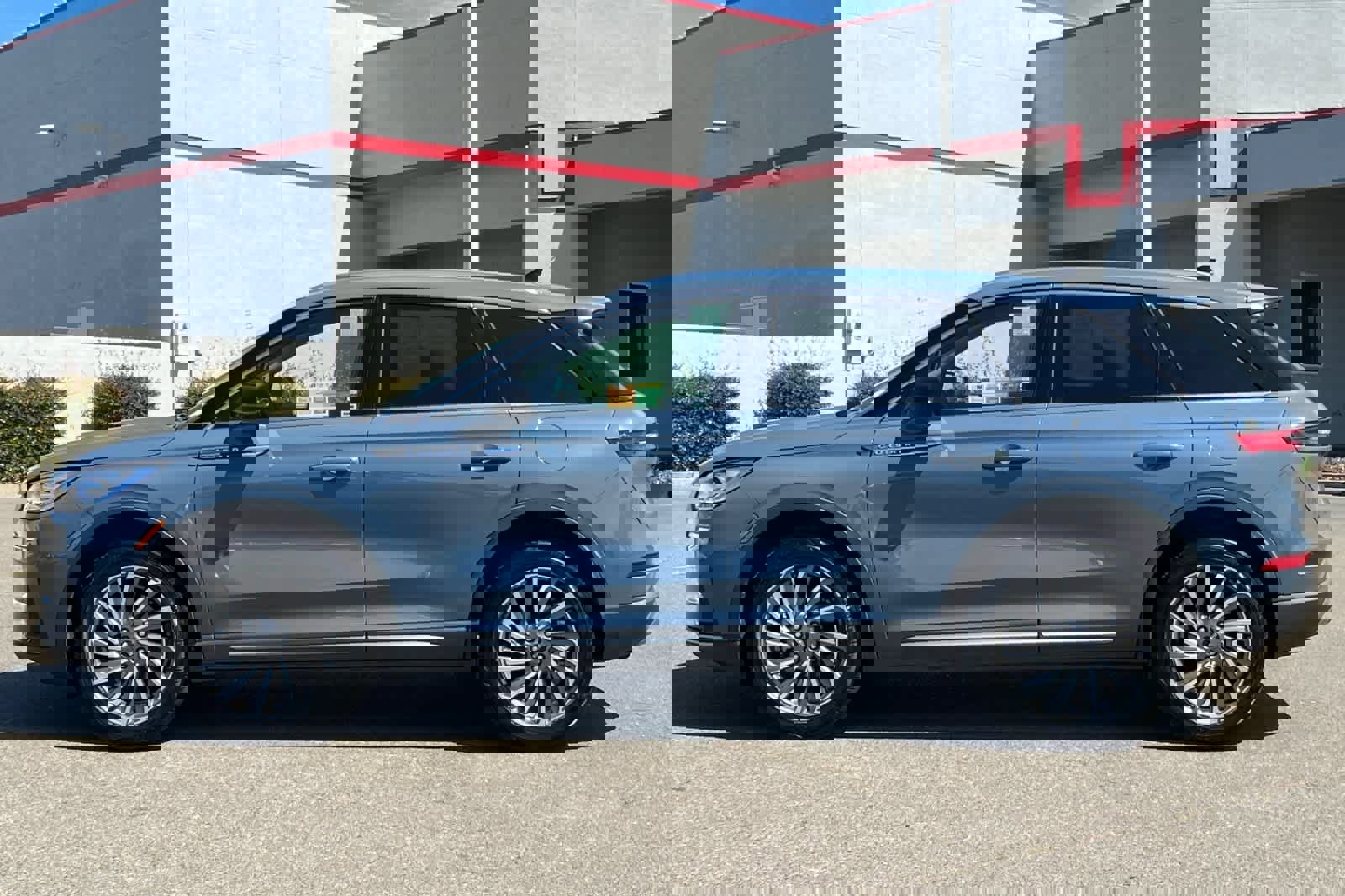 Used 2023 Lincoln Corsair Reserve w/ Equipment Group 201A image 9