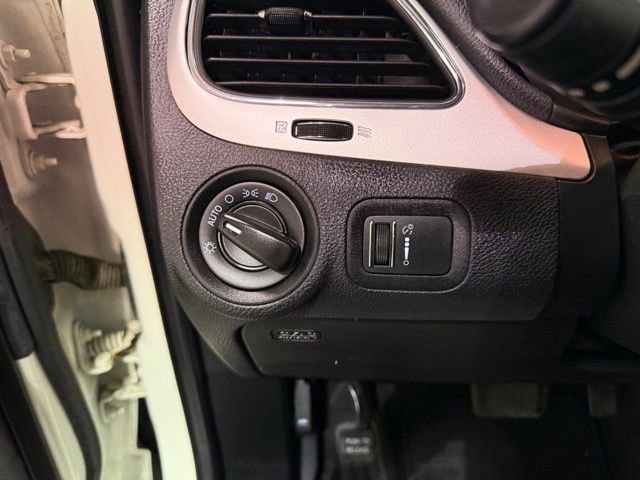 Used 2018 Dodge Journey SE w/ Popular Equipment Group FWD image 16