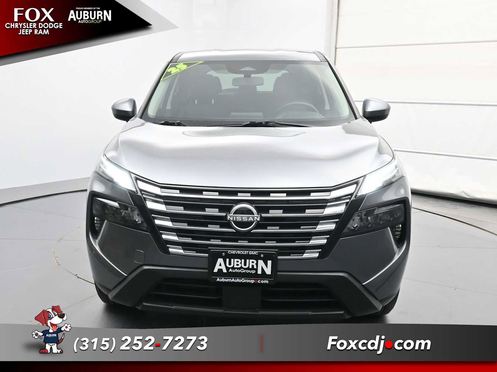 Used 2025 Nissan Rogue SV AWD/4WD image 3