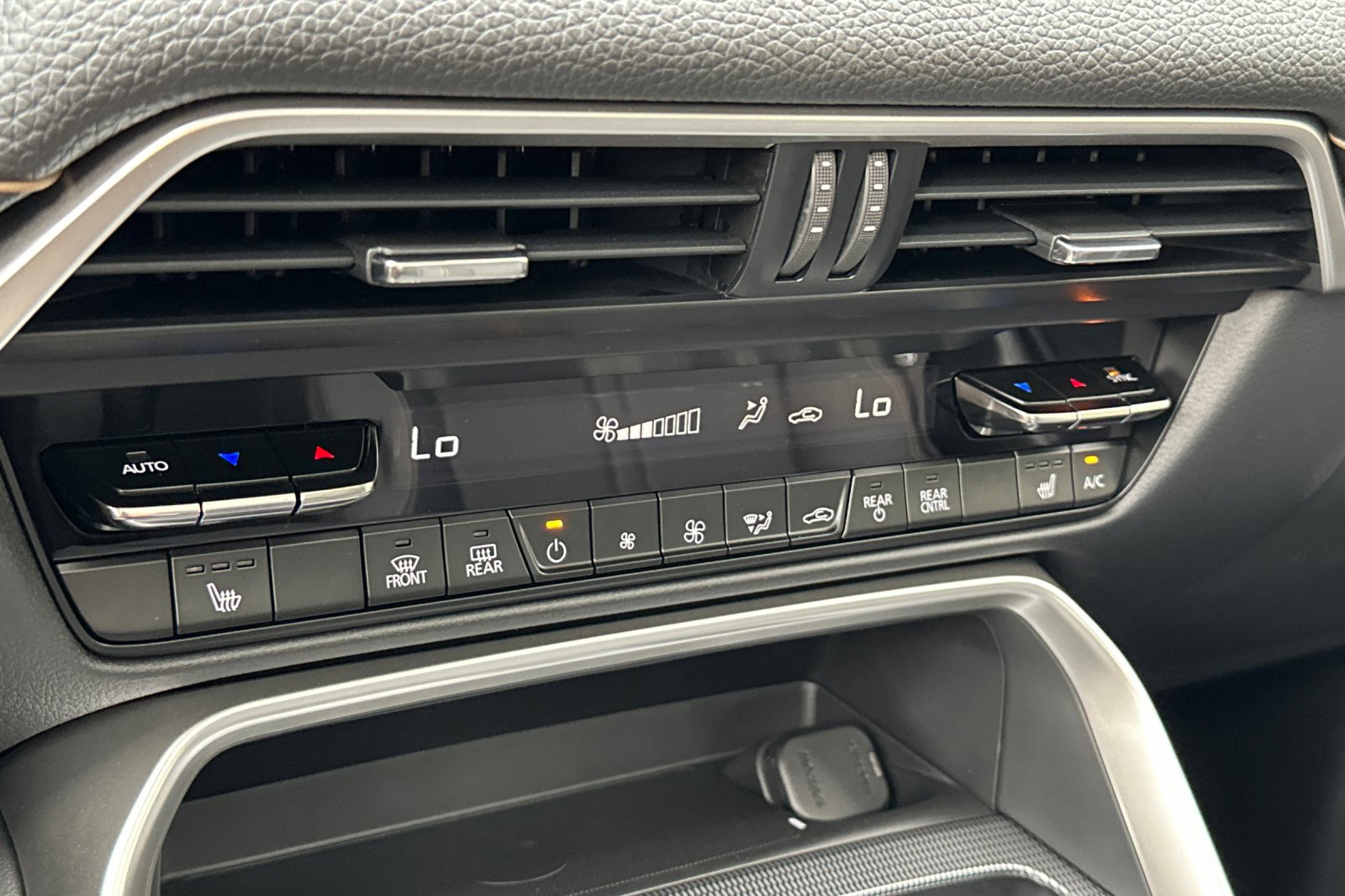 New 2025 MAZDA CX-70 Plug-In Hybrid w/ Premium Pkg image 24