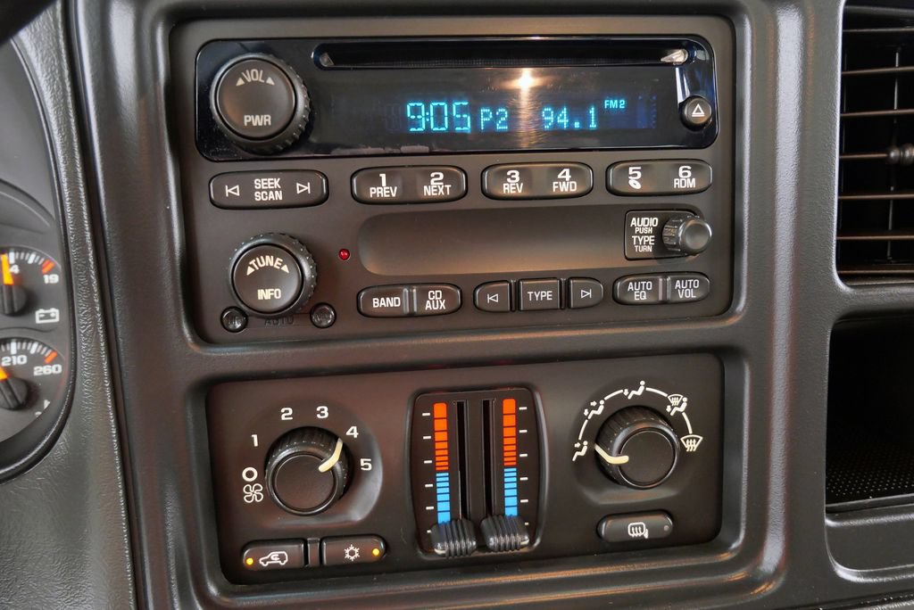 Used 2007 Chevrolet Silverado 3500 LT AWD/4WD image 28