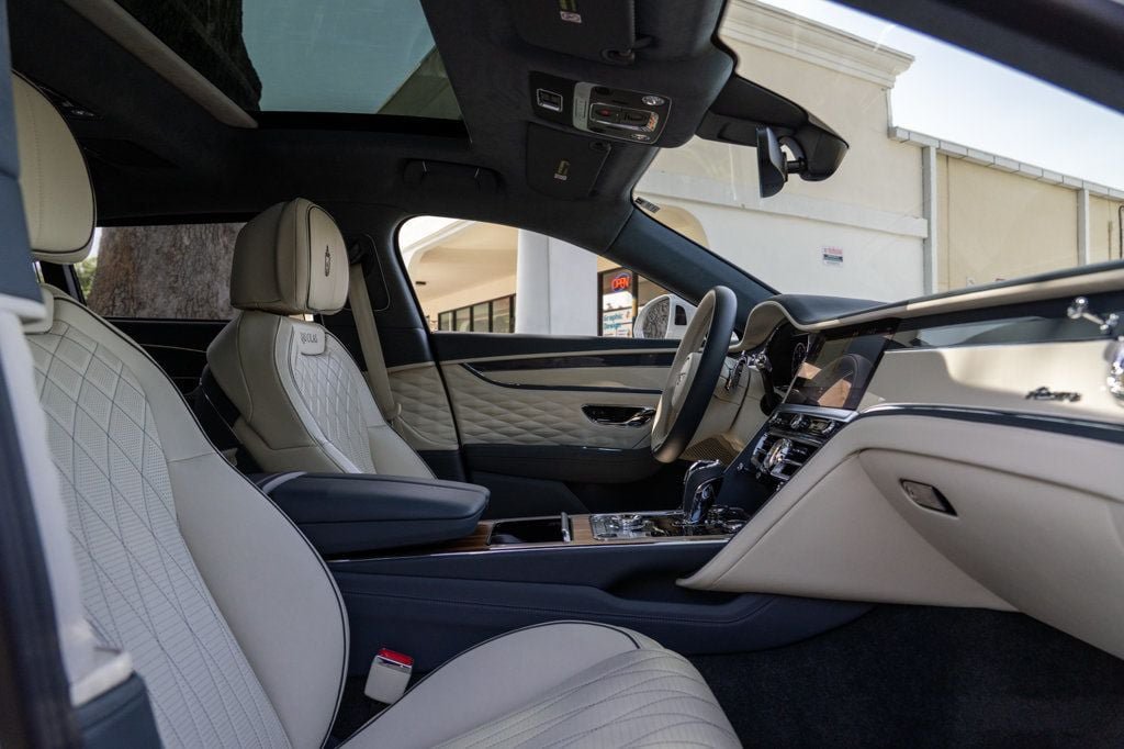 Used 2023 Bentley Flying Spur Azure AWD/4WD image 29
