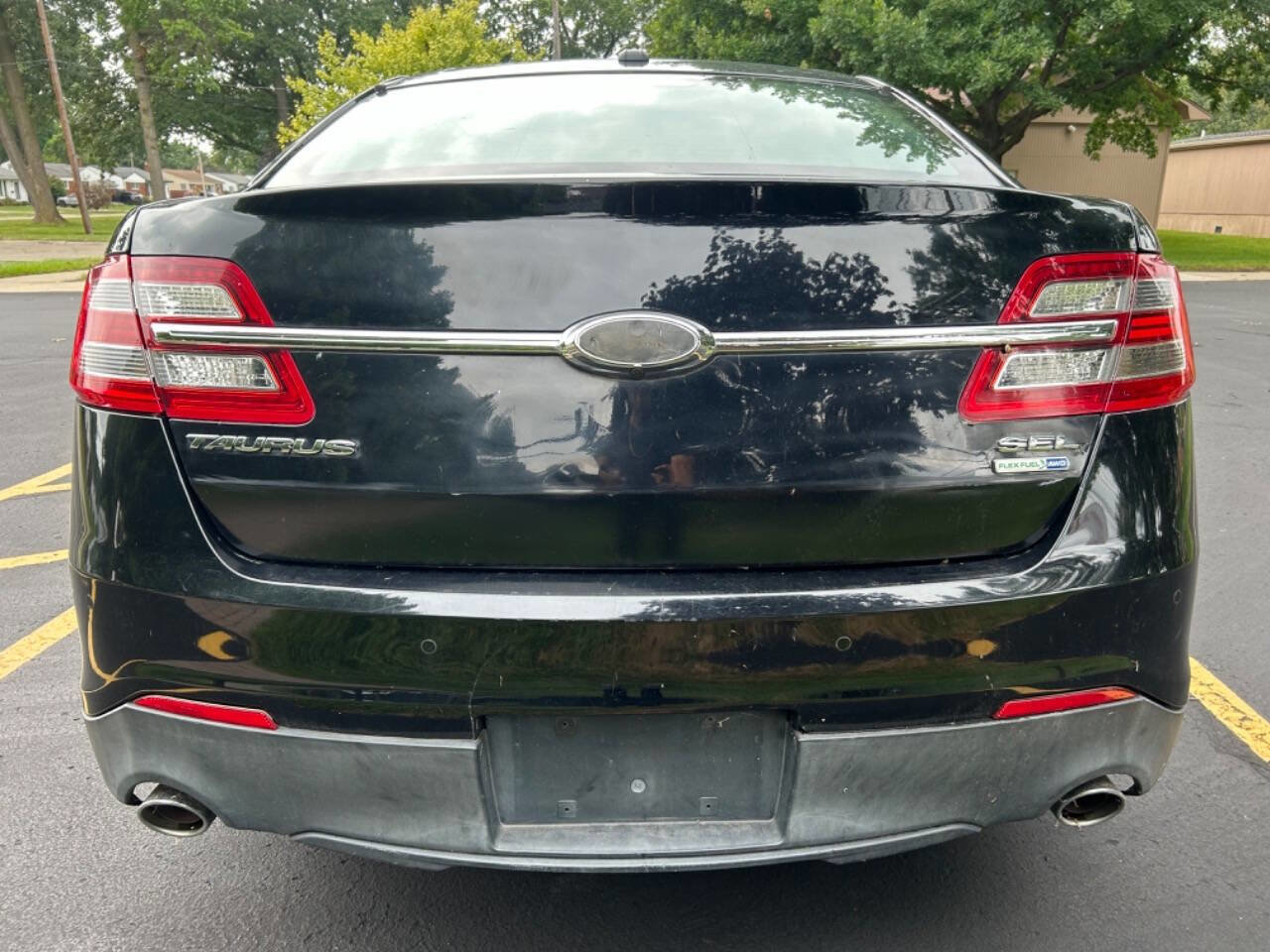 Used 2016 Ford Taurus SEL image 11