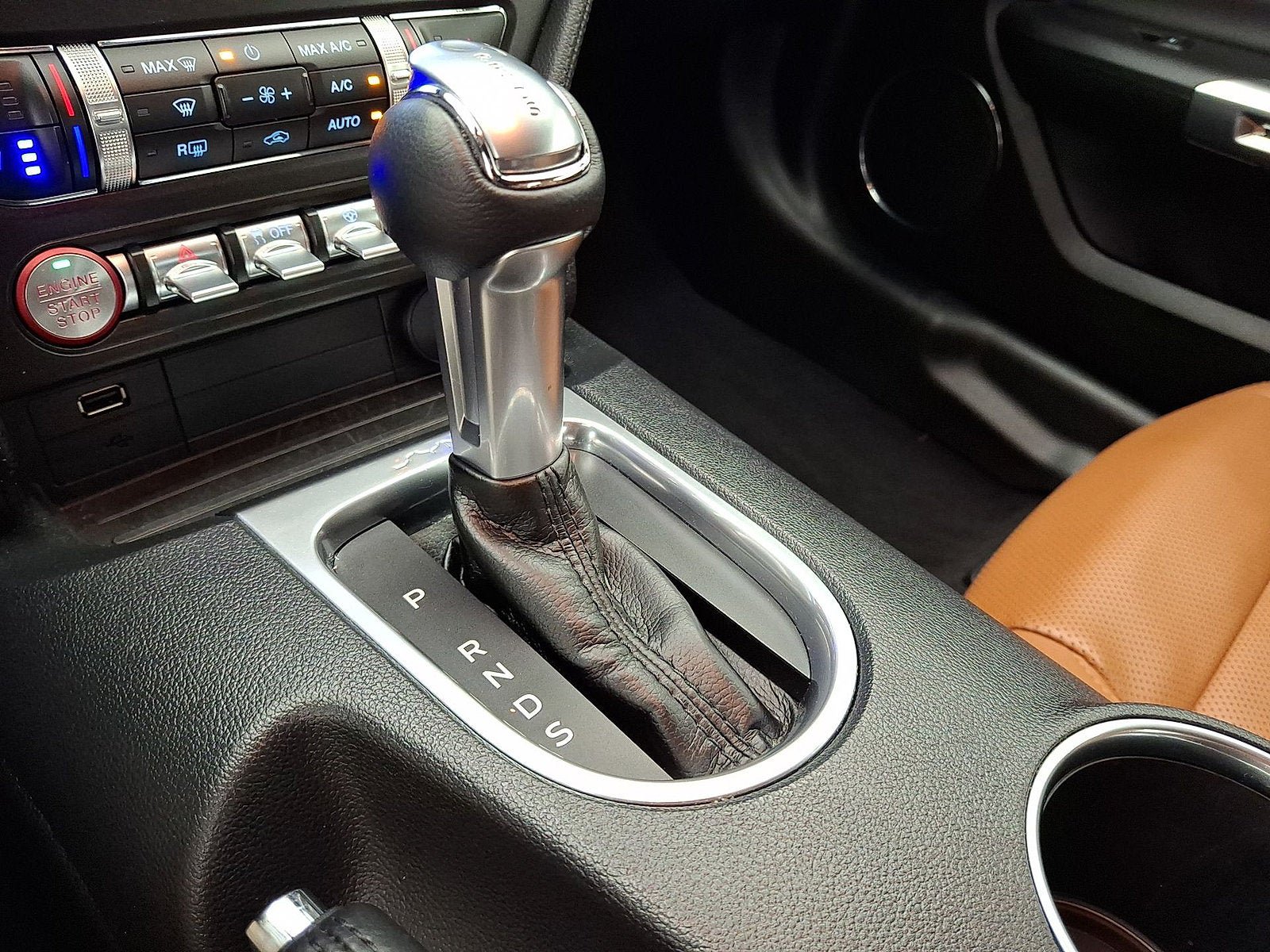 Used 2022 Ford Mustang Premium w/ Ford Safe & Smart Package RWD image 4