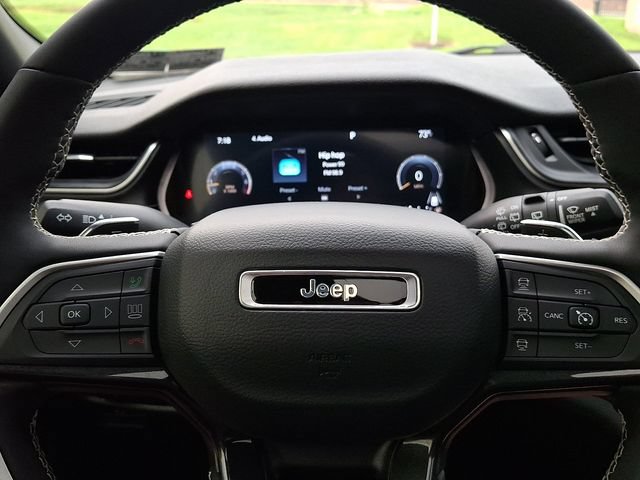 Used 2023 Jeep Grand Cherokee L Laredo AWD/4WD image 22