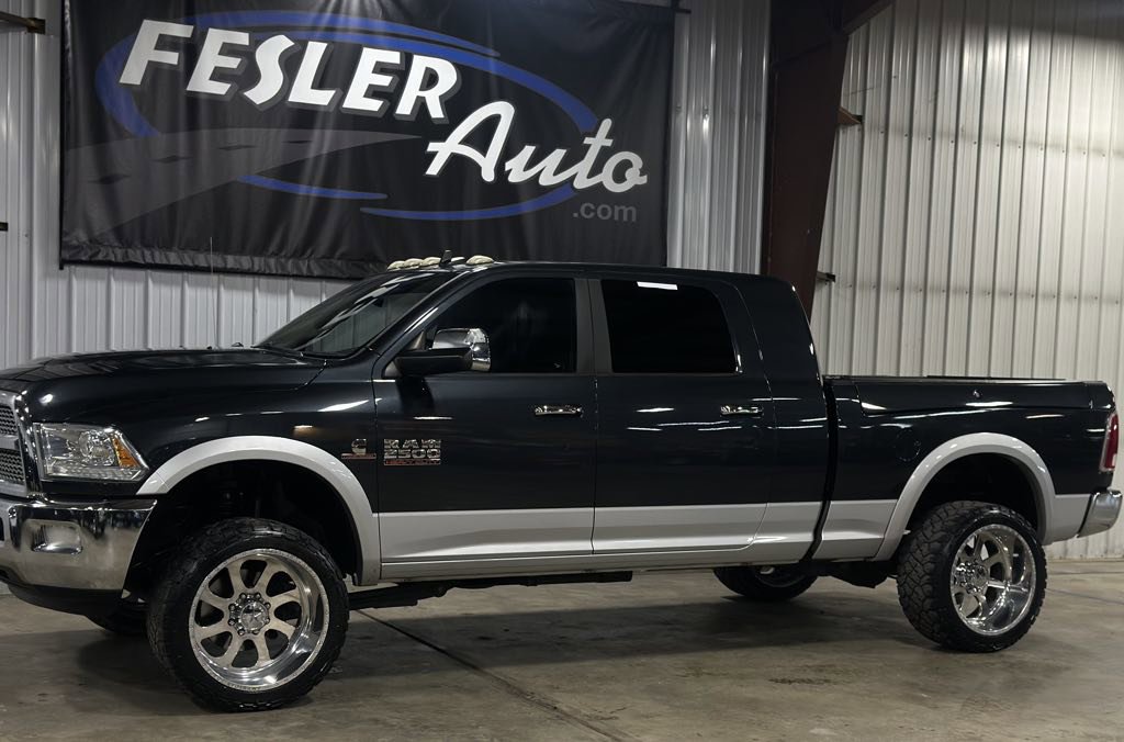Used 2015 RAM 2500 Laramie w/ Convenience Group image 2
