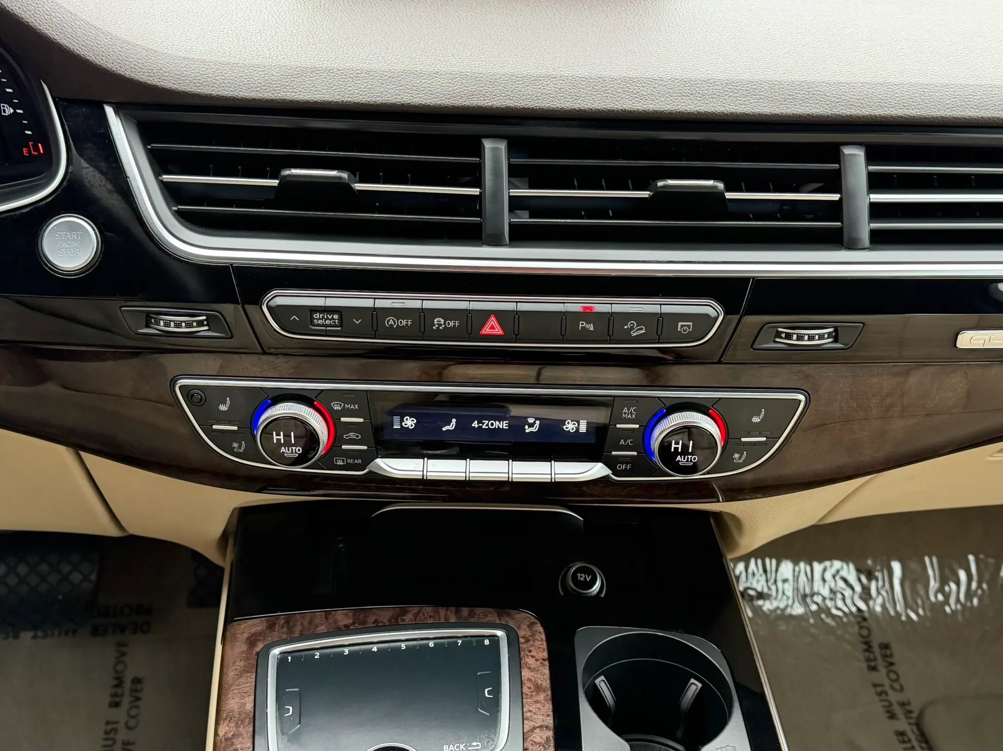 Used 2018 Audi Q7 3.0T Prestige w/ Prestige Package AWD/4WD image 18