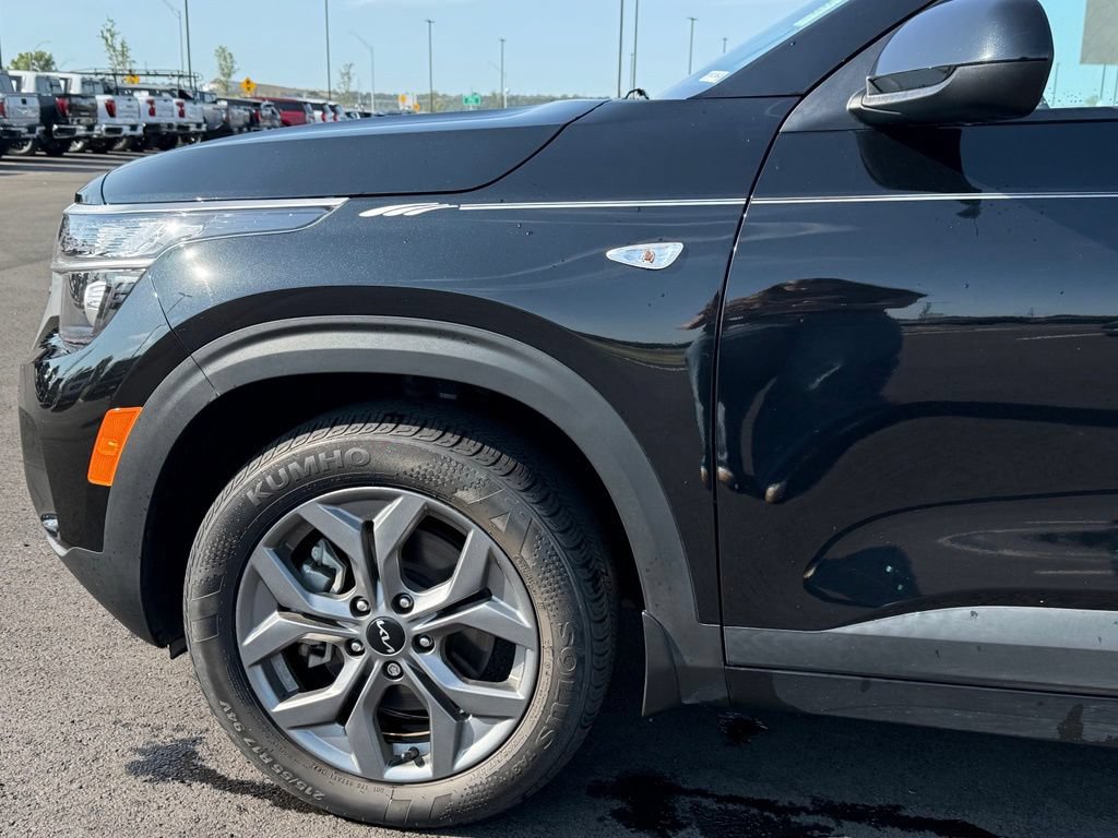 Used 2024 Kia Seltos LX AWD/4WD image 30