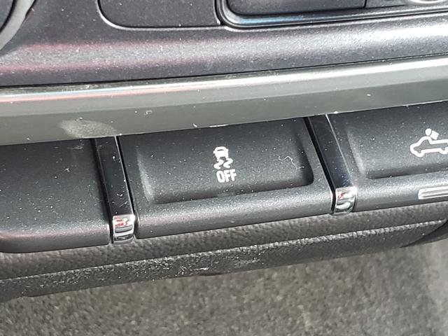 Used 2018 Chevrolet Silverado 1500 LT w/ All Star Edition image 23